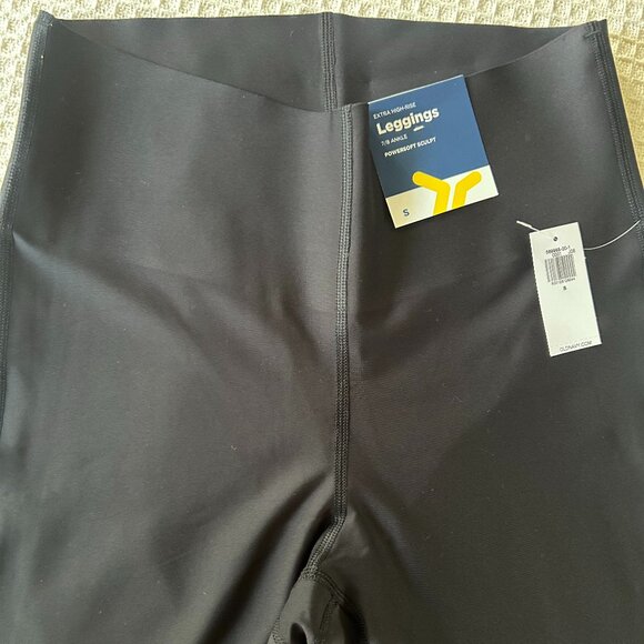 Old Navy Extra High-Waisted PowerSoft Sculpt 7/8 Leggings, Size S, Color: Black - Picture 2 of 8